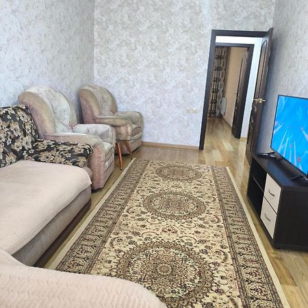 Apartment In 7 Mikrorayon 阿克套 外观 照片