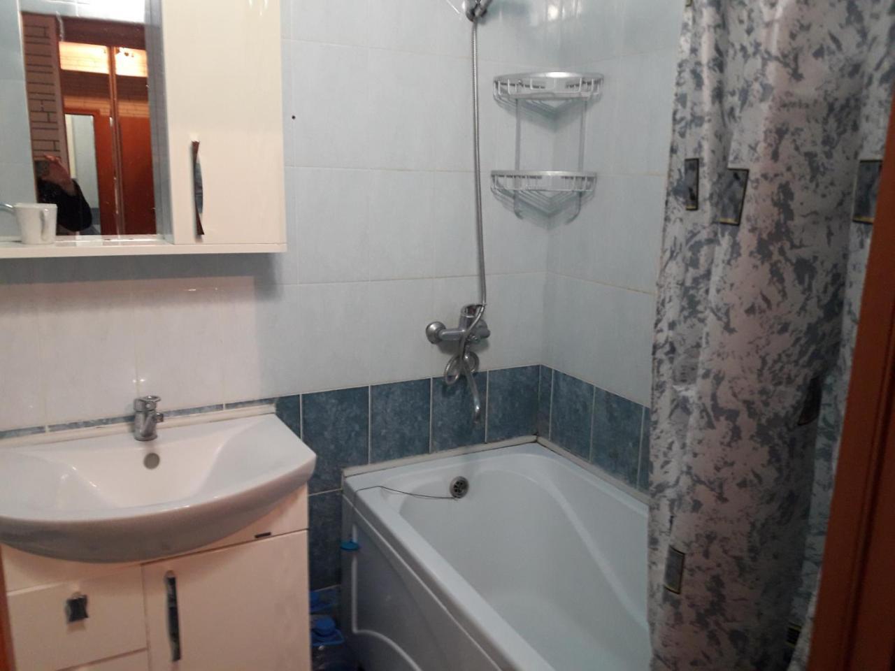 Apartment In 7 Mikrorayon 阿克套 外观 照片